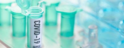 Coronavirus: nuova strategia dell'UE per lo sviluppo e la disponibilità delle terapie