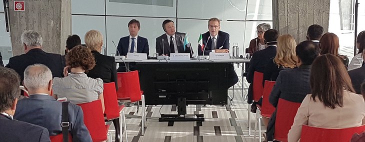Un accordo per promuovere gli scambi commerciali e gli investimenti tra le imprese lombarde e il Kazakistan