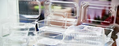 Spagna e Regno Unito hanno introdotto la tassa sulla plastica